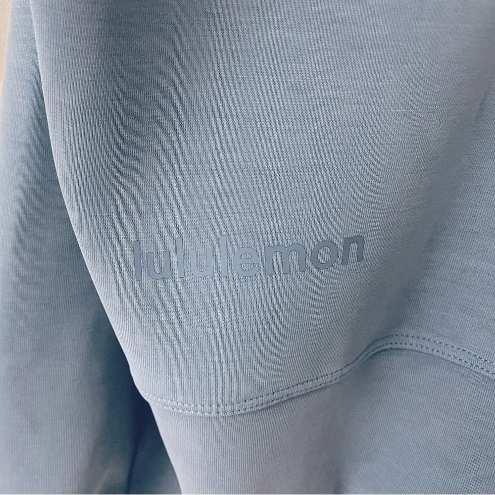 Lululemon Softstreme Perfectly Oversized Cropped Crew - Picture 5 of 6